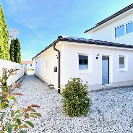 Moderne Nahe Ravensburger Spieleland & Friedrichshafen - Mit Aussenbereich