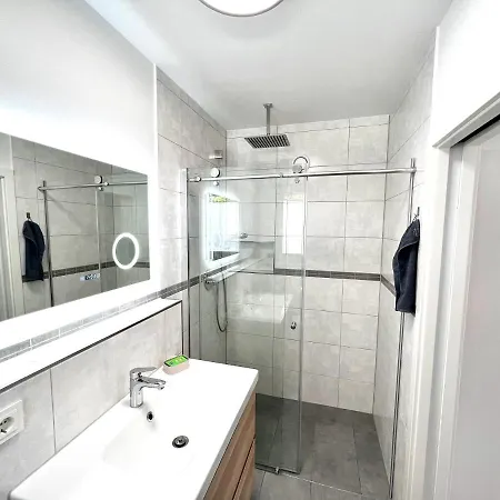 Moderne Nahe Ravensburger Spieleland & Friedrichshafen - Mit Aussenbereich