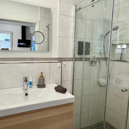 Moderne Nahe Ravensburger Spieleland & Friedrichshafen - Mit Aussenbereich דירה